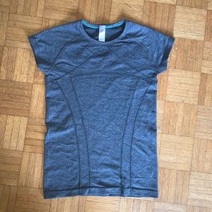 Ivivva Lululemon Fly Tech Short Sleeve Top
